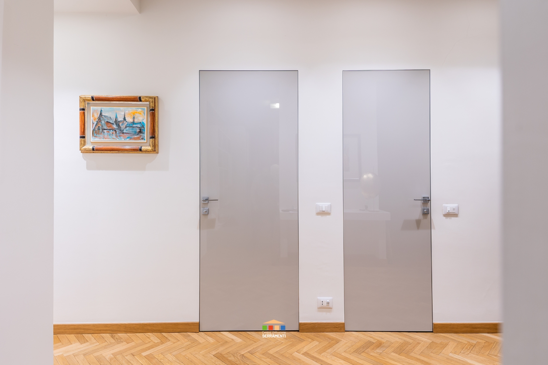 Porte filo muro in vetro retrolaccato tortora, design e produzione 100% italiane Staino&Staino